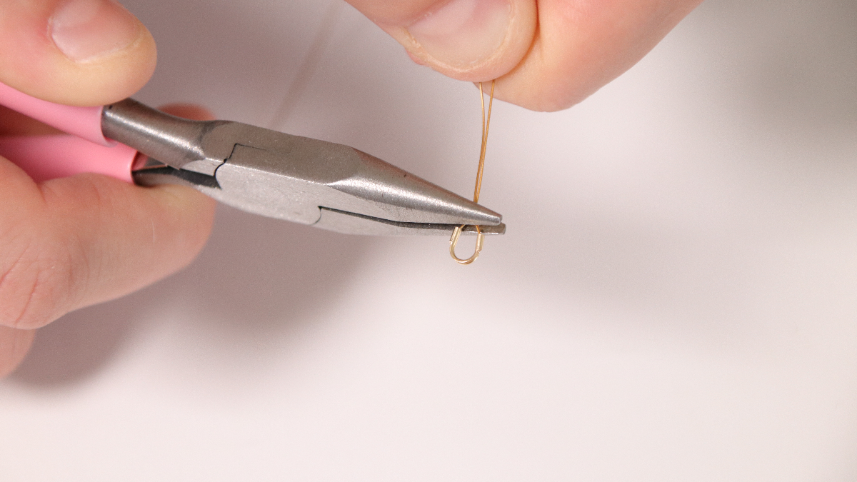 Collana fai da te di olive in madreperla, catene e trottole Preciosa : Tappa 3 Collana fai da te di olive in madreperla, catene e trottole Preciosa : Tappa 3