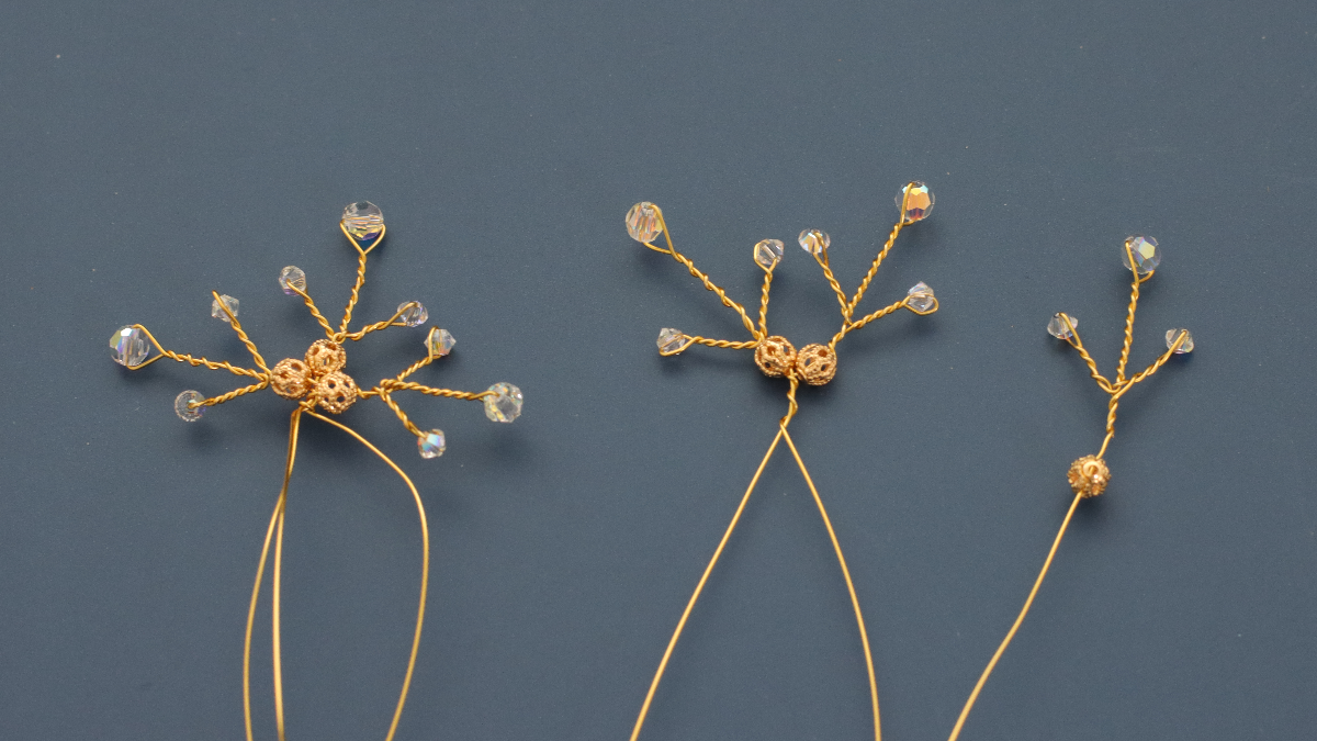 Fiocco di neve fai da te fatto di perline di cristallo e filo : Tappa 6