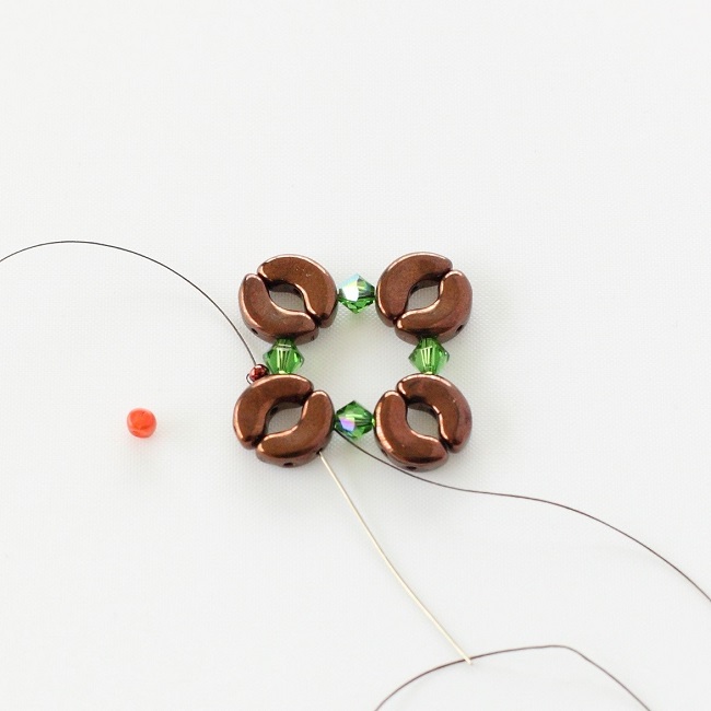 Bracciale in estate indiana con perle © Arcos e Minosse © Shapers PureCrystal : Tappa 2 Bracciale in estate indiana con perle © Arcos e Minosse © Shapers PureCrystal : Tappa 2