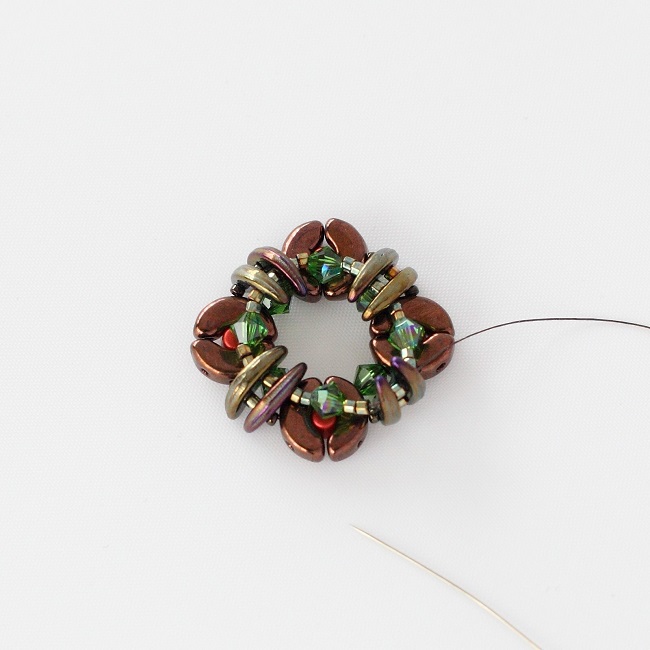 Bracciale in estate indiana con perle © Arcos e Minosse © Shapers PureCrystal : Tappa 5 Bracciale in estate indiana con perle © Arcos e Minosse © Shapers PureCrystal : Tappa 5