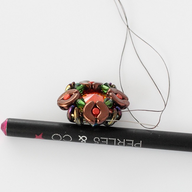 Bracciale in estate indiana con perle © Arcos e Minosse © Shapers PureCrystal : Tappa 9 Bracciale in estate indiana con perle © Arcos e Minosse © Shapers PureCrystal : Tappa 9