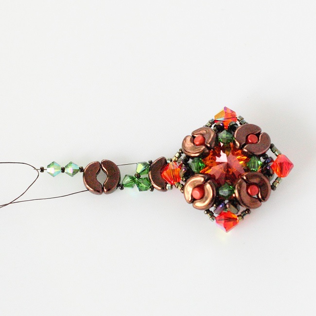 Bracciale in estate indiana con perle © Arcos e Minosse © Shapers PureCrystal : Tappa 14 Bracciale in estate indiana con perle © Arcos e Minosse © Shapers PureCrystal : Tappa 14