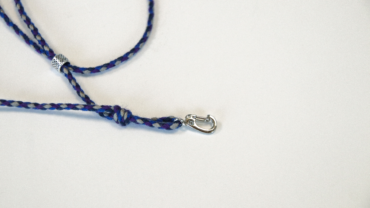 Bracciale da uomo con charms gri-gri e cordino intrecciato : Tappa 2