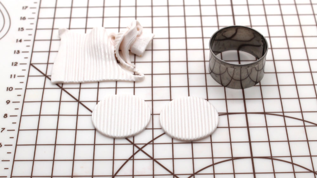 Orecchini di chip in argilla polimerica perlati e a strisce : Tappa 2