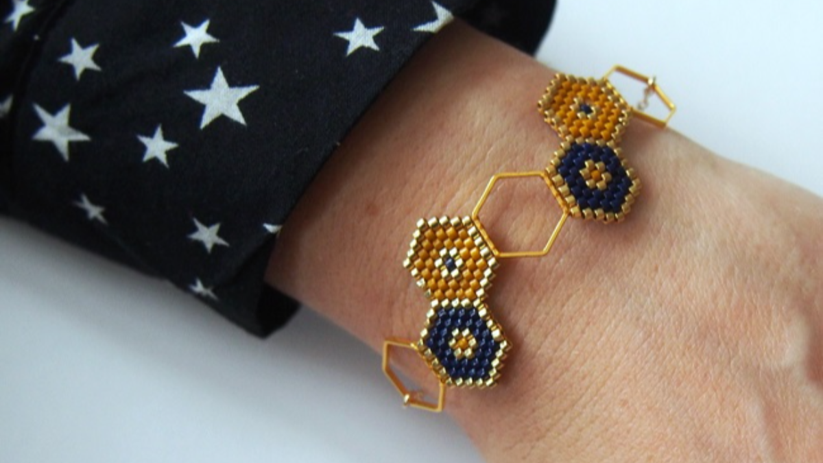 Schema scheda esagonale e cinturino tessitura brickstitch