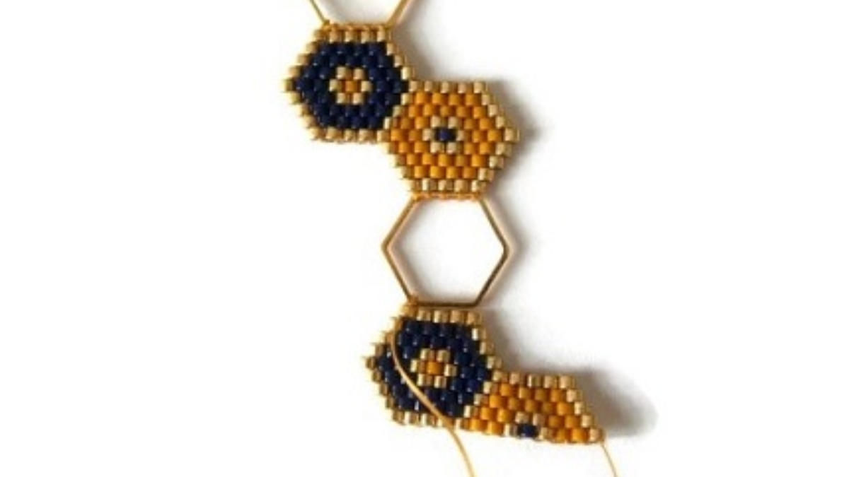 scheda esagonale e cinturino tessitura brickstitch : Tappa 10