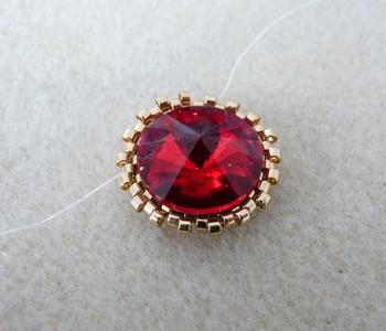 Orecchini in perle Arcos® e perle PureCrystal di Puca® - Puca : Tappa 5 Orecchini in perle Arcos® e perle PureCrystal di Puca® - Puca : Tappa 5