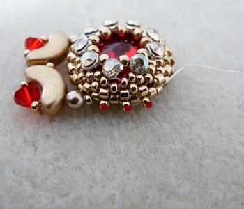 Orecchini in perle Arcos® e perle PureCrystal di Puca® - Puca : Tappa 16 Orecchini in perle Arcos® e perle PureCrystal di Puca® - Puca : Tappa 16