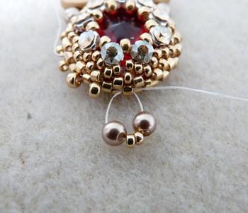 Orecchini in perle Arcos® e perle PureCrystal di Puca® - Puca : Tappa 19 Orecchini in perle Arcos® e perle PureCrystal di Puca® - Puca : Tappa 19