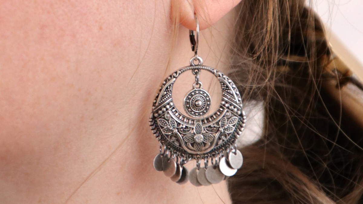 Orecchini bohémien in argento antico e paillettes : Tappa 2