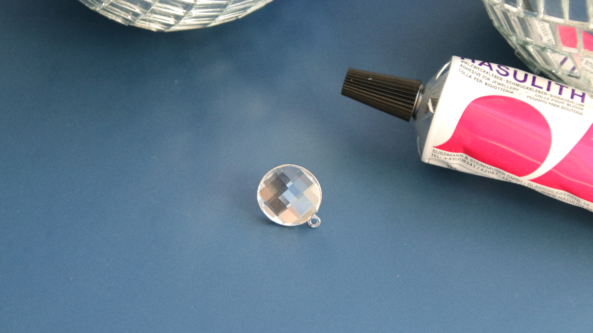 Orecchini a rete con strass e cabochon fai da te PureCrystal : Tappa 1 Orecchini a rete con strass e cabochon fai da te PureCrystal : Tappa 1