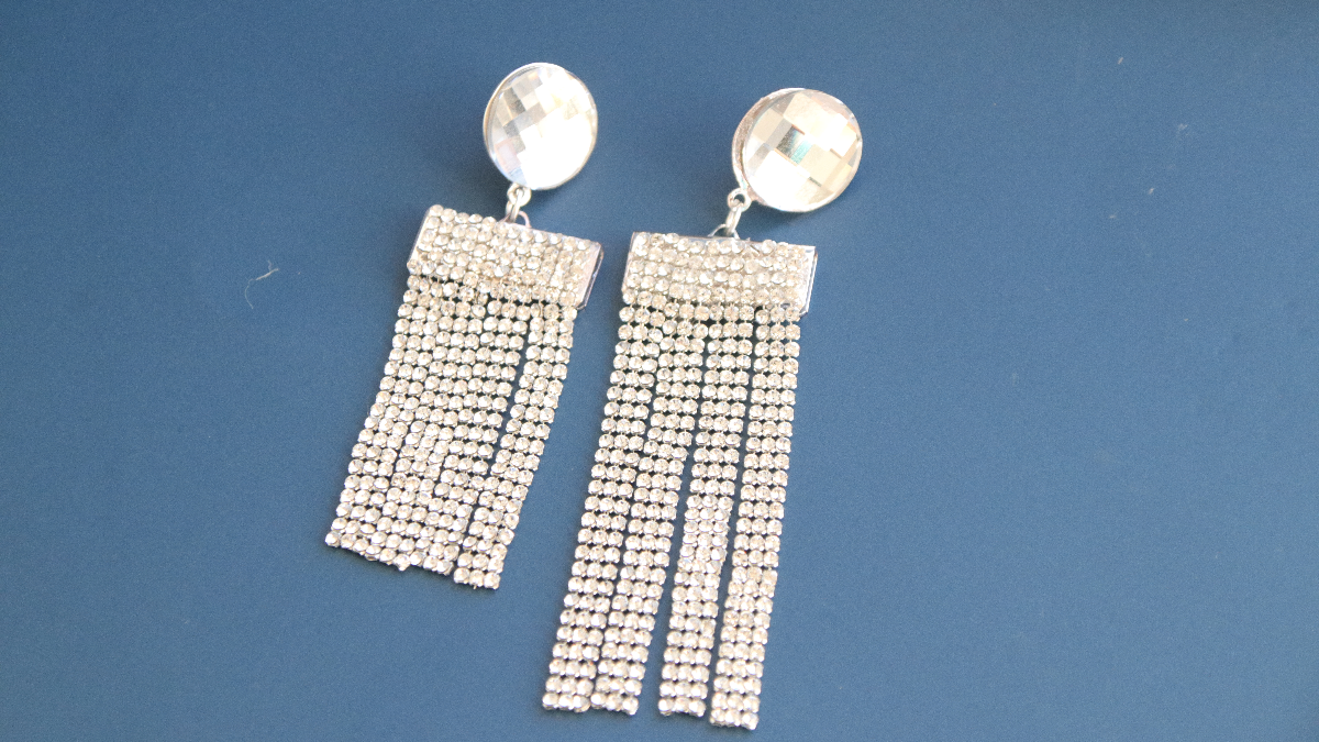 Orecchini a rete con strass e cabochon fai da te PureCrystal : Tappa 6 Orecchini a rete con strass e cabochon fai da te PureCrystal : Tappa 6