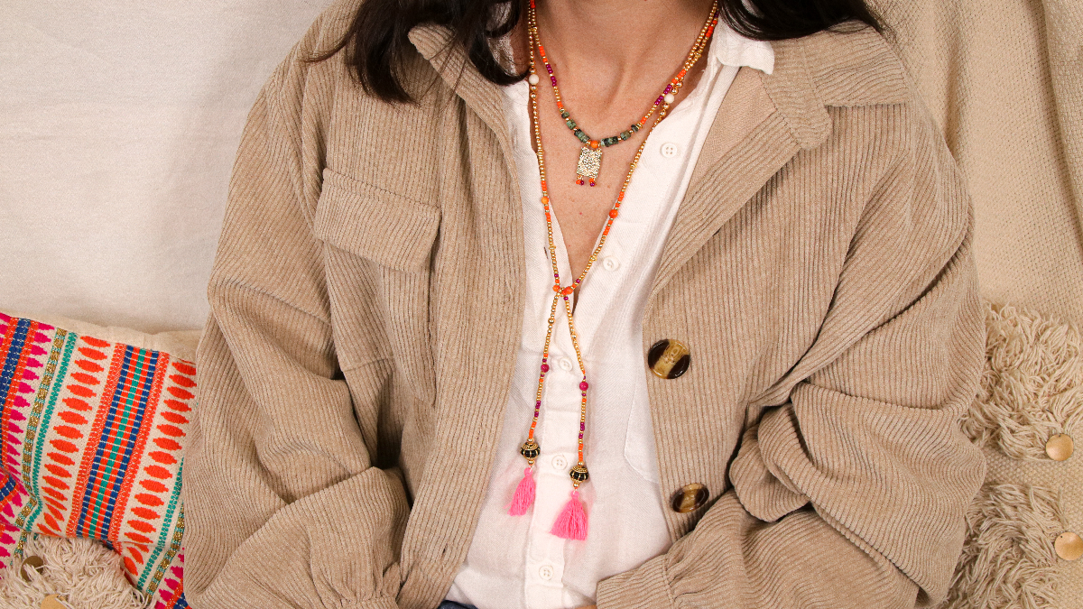 Schema Gioielli boho fai da te con perline di semi colorati e perline di gemme heishi