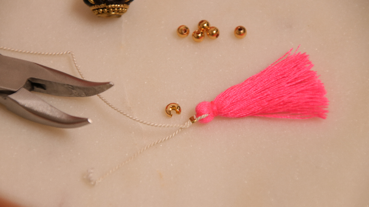 Gioielli boho fai da te con perline di semi colorati e perline di gemme heishi : Tappa 3