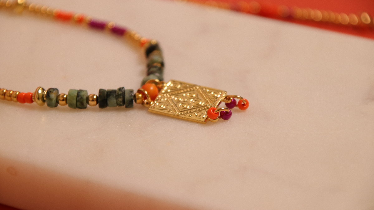 Gioielli boho fai da te con perline di semi colorati e perline di gemme heishi : Tappa 6