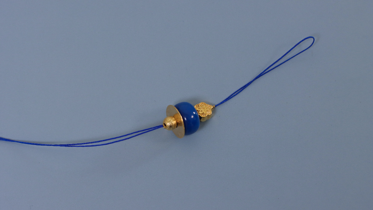 Gioielli fai da te per cellulari con perline etniche, cristalli Purecrystal, pietre preziose e nappe : Tappa 2 Gioielli fai da te per cellulari con perline etniche, cristalli Purecrystal, pietre preziose e nappe : Tappa 2