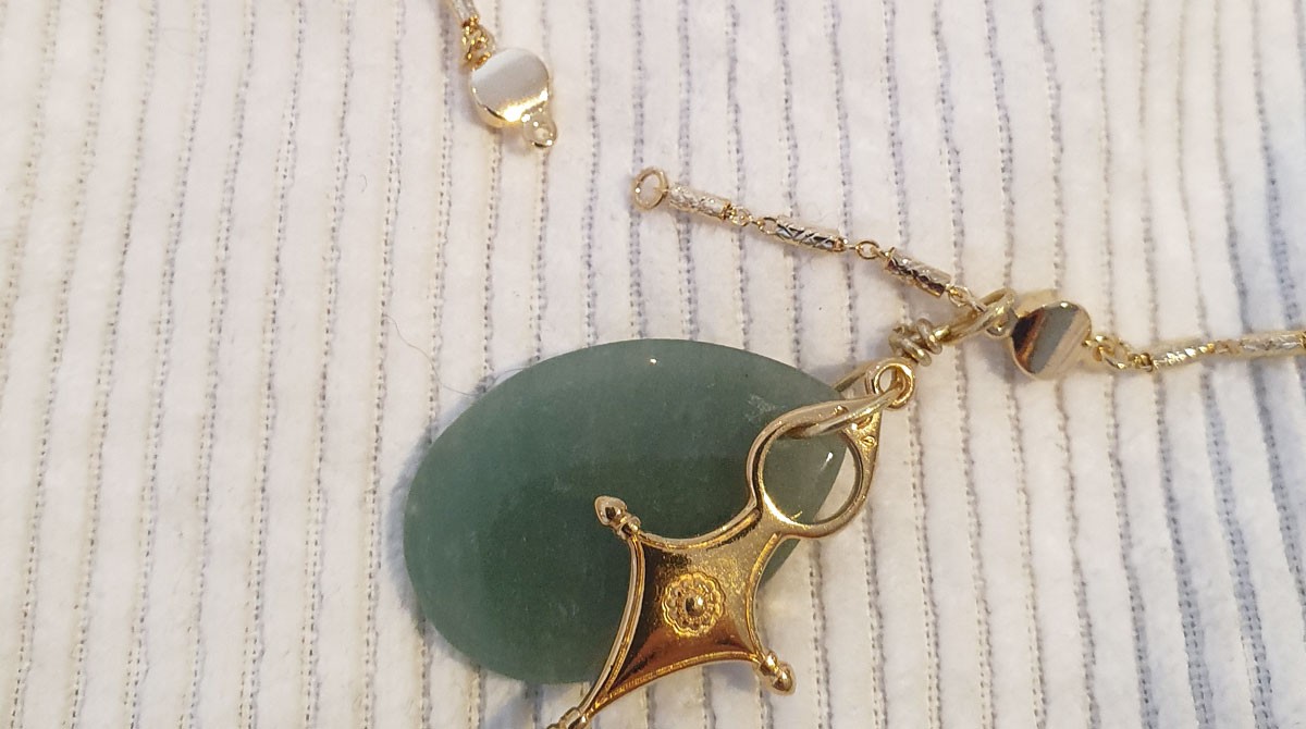 Collana con occhio d'aquila, cianite, quarzo grigio, perla, ematite