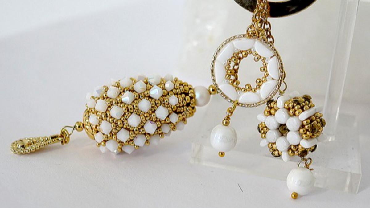 Schema Gioielli 3 in 1 con perline Victoria, Lea e Donuts e supporto in legno Jesse e Jack