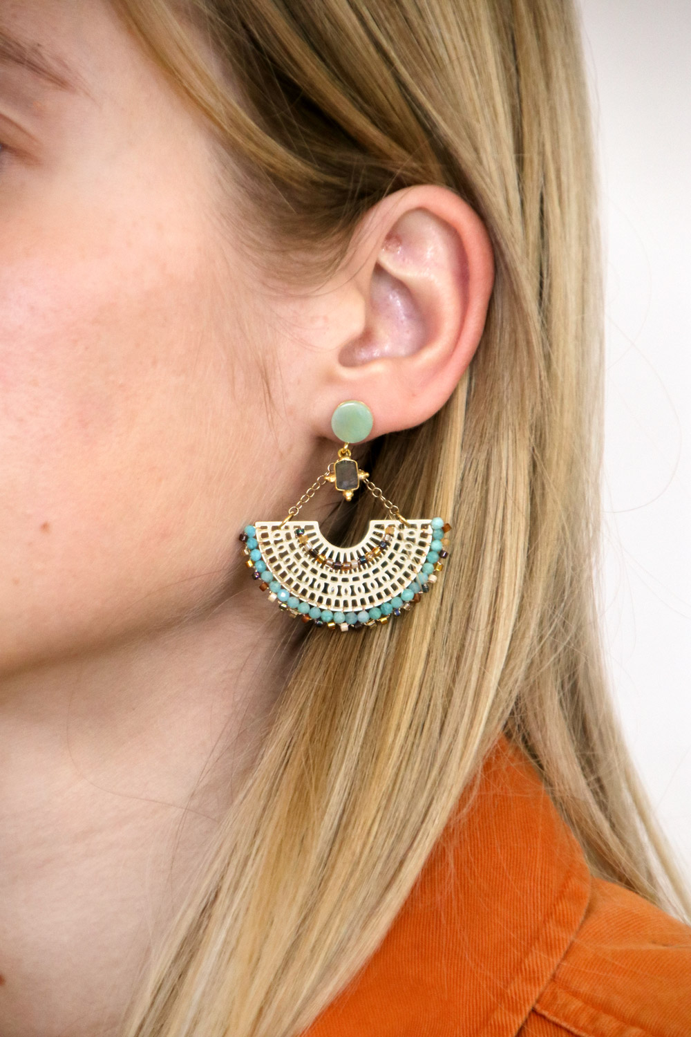 Schema Orecchini a mezza luna con perline di amazzonite e Miyuki delicas 11/0