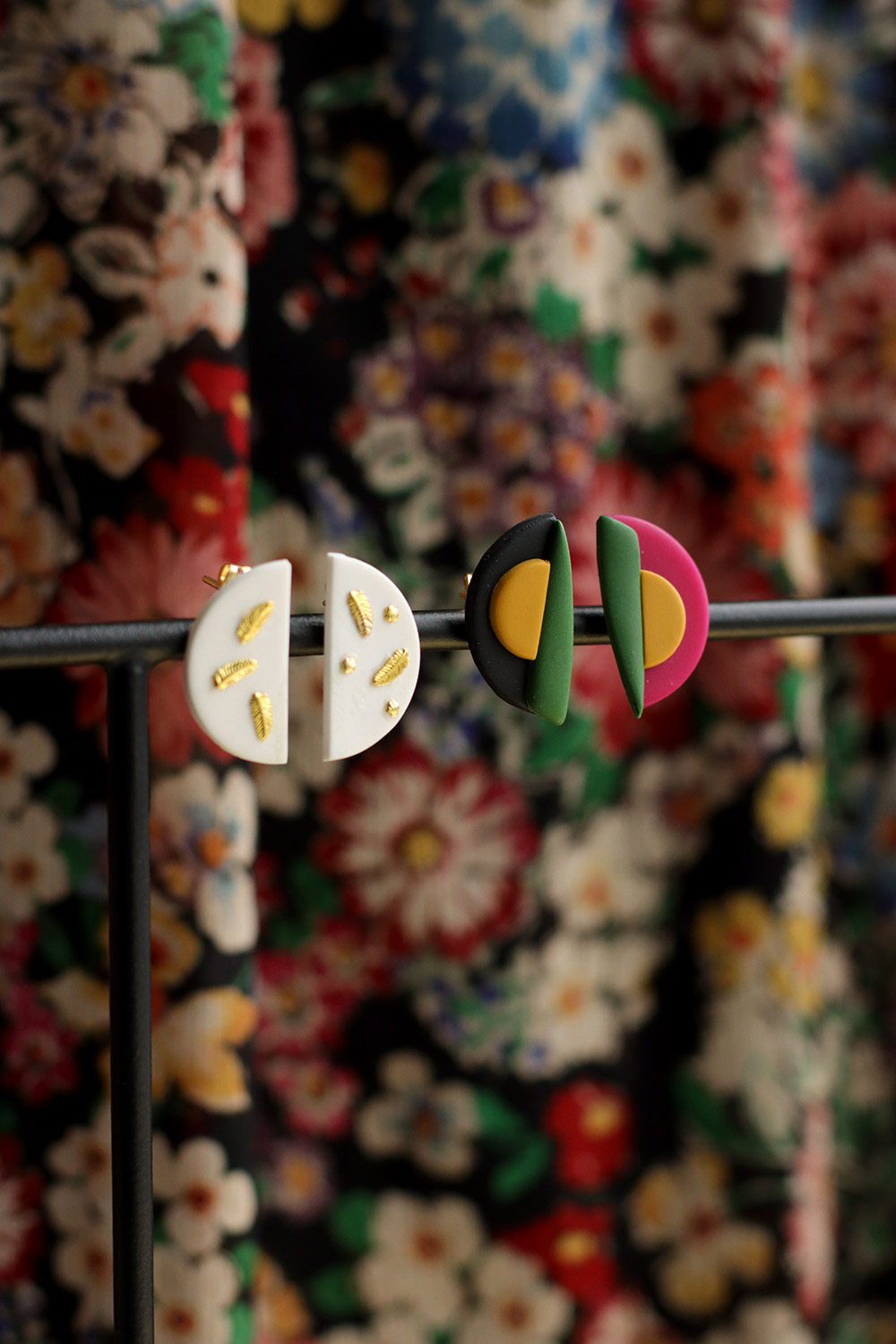 Orecchini geometrici in polimero