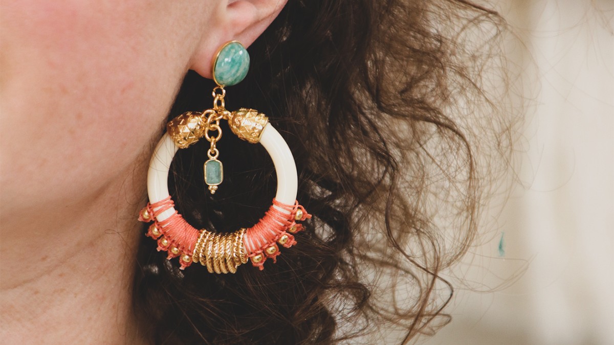 Schema Micro orecchini pendenti in amazzonite macramé