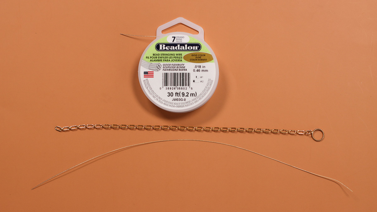 Collana asimmetrica con catena in oro e pietre naturali di granato e corniola : Tappa 3