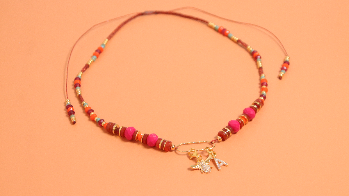 Collana di macramé con perline sfaccettate e distanziatore centrale in argento 925 : Tappa 9 Collana di macramé con perline sfaccettate e distanziatore centrale in argento 925 : Tappa 9