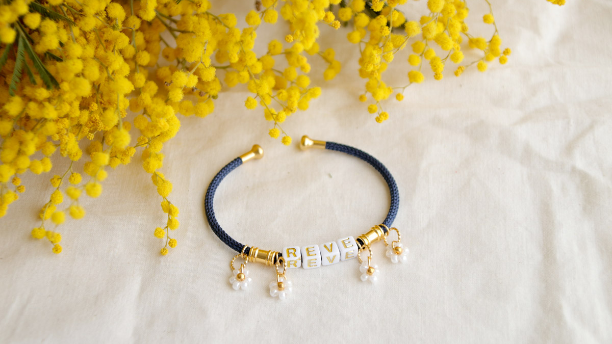 Schema Bracciale con ciondoli a margherita in perle