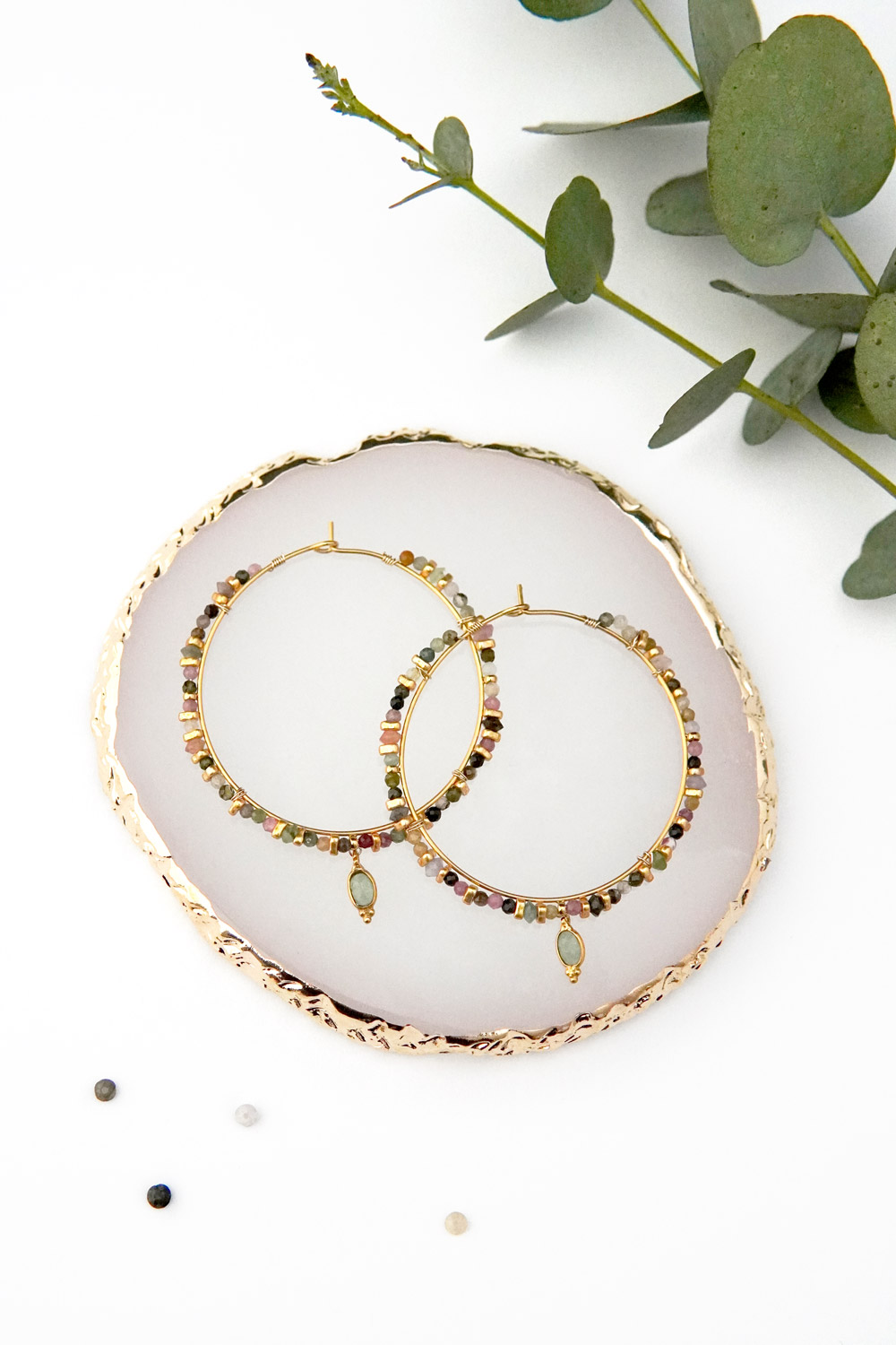 Schema Orecchini a cerchio in acciaio inossidabile placcato oro con perle di tormalina Schema Orecchini a cerchio in acciaio inossidabile placcato oro con perle di tormalina