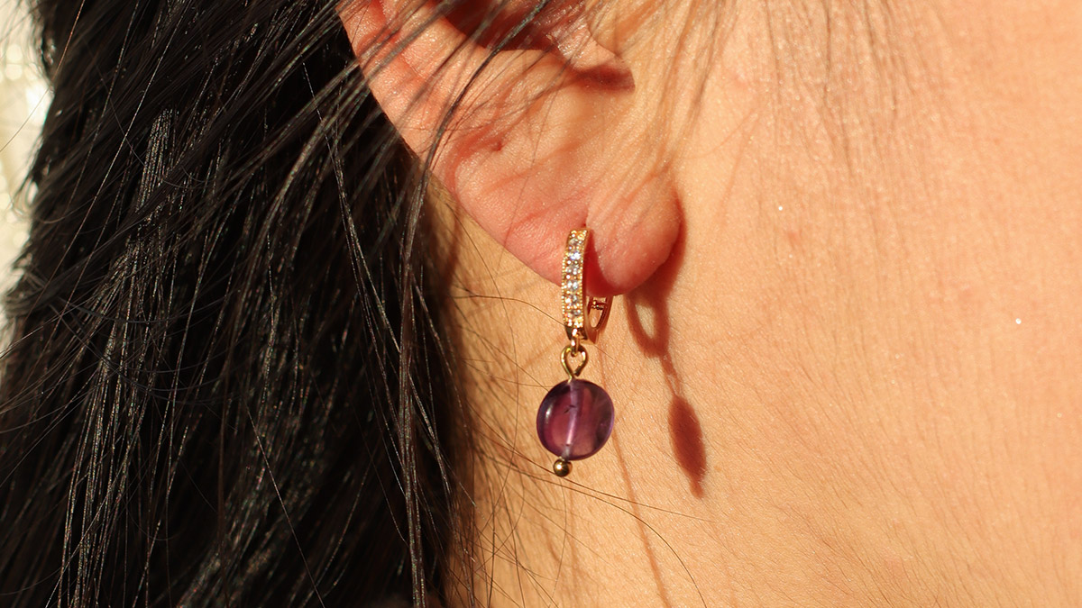 DIY Piccoli orecchini a cerchio in oro con ciondoli di perle : Tappa 3