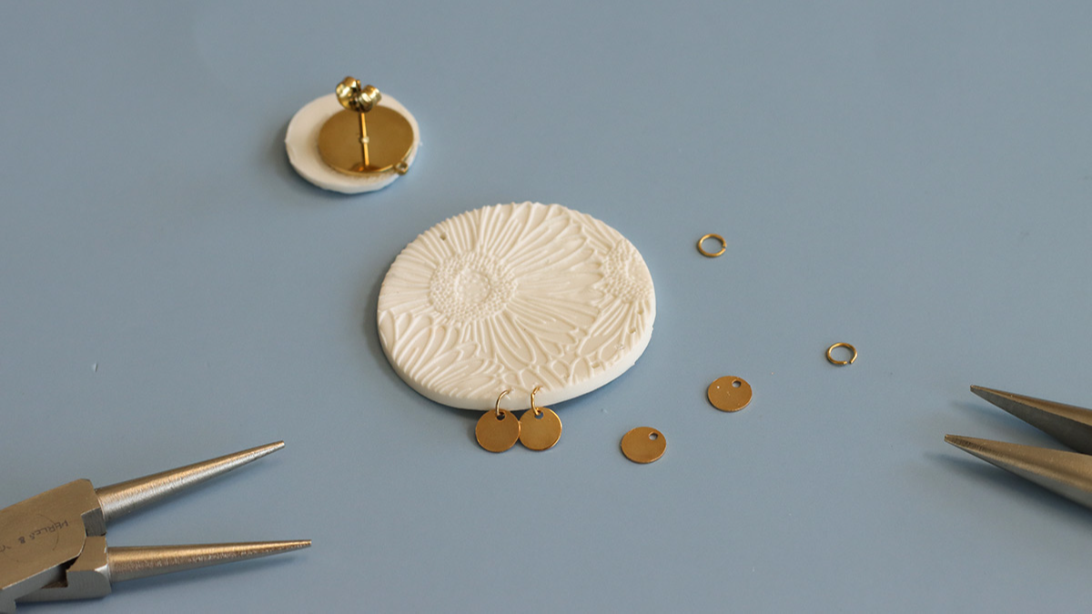 Orecchini in argilla polimerica con piastra Moiko : Tappa 7