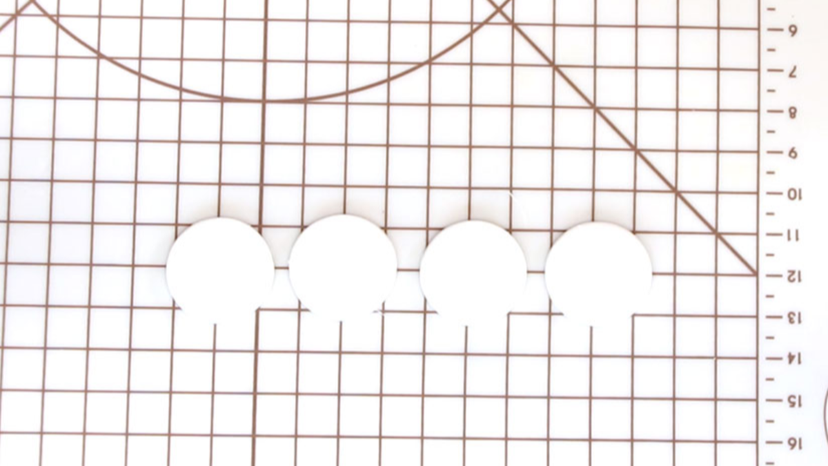 Orecchini in polimero e resina con fiori di ortensia essiccati : Tappa 3 Orecchini in polimero e resina con fiori di ortensia essiccati : Tappa 3