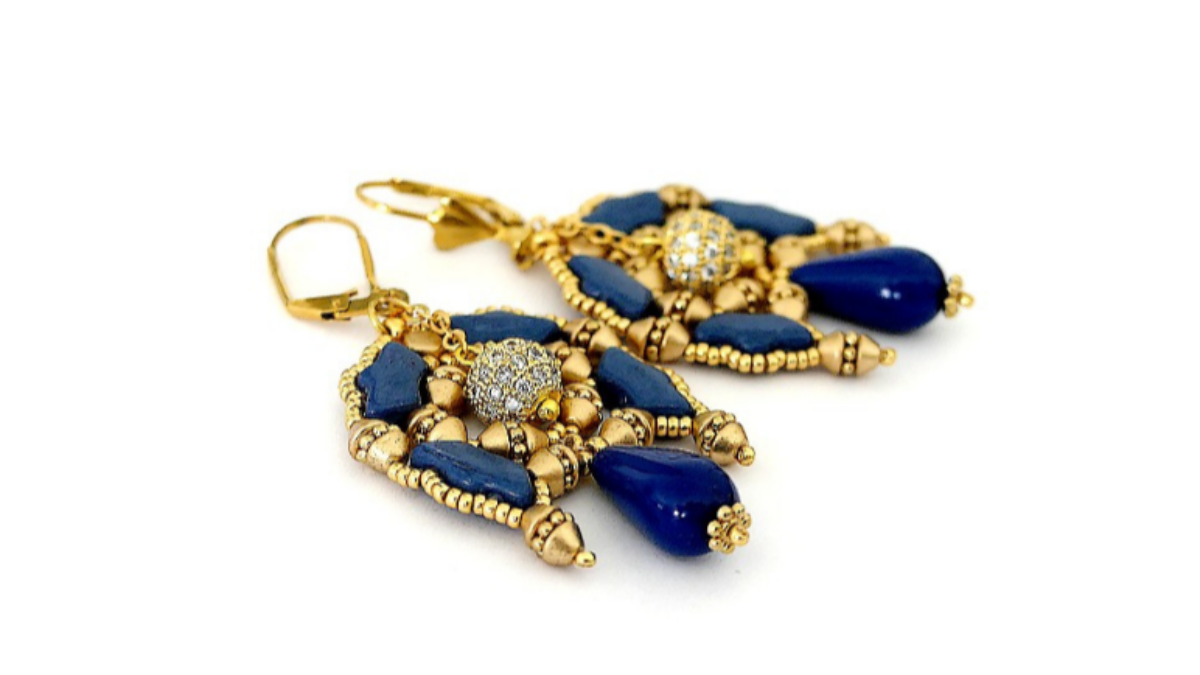 Orecchini K'adore con perle di vetro Delos, Konos e Kalos di Puca et Rocailles Miyuki Orecchini K'adore con perle di vetro Delos, Konos e Kalos di Puca et Rocailles Miyuki