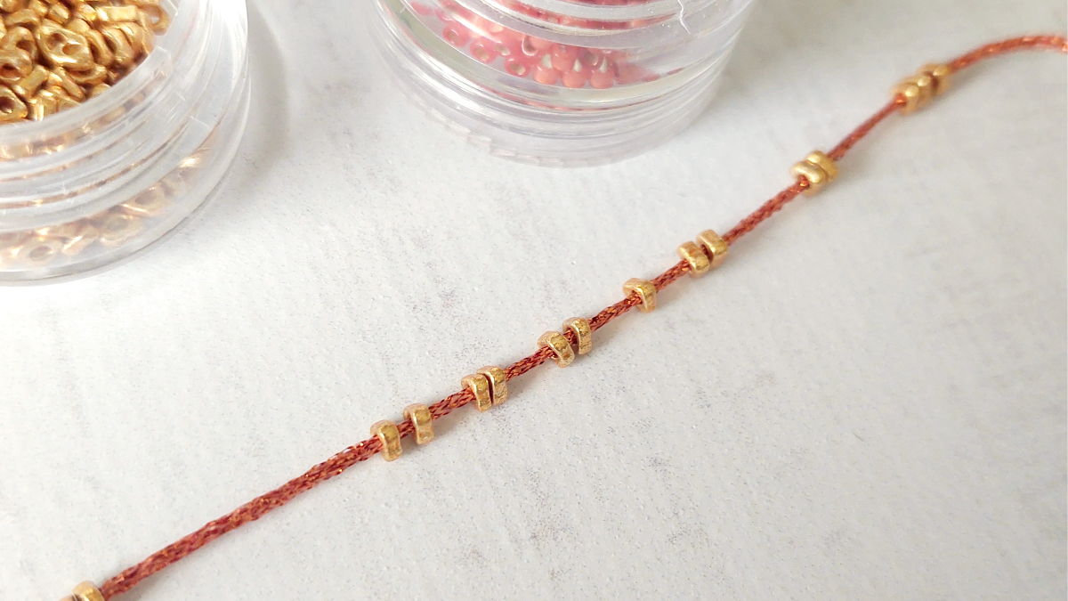 Bracciale a più file con chiusura intercambiabile Hiilos di Little Miss : Tappa 7