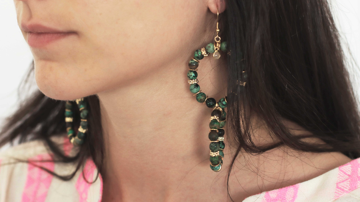 Originali orecchini a doppio cerchio con pietre preziose Originali orecchini a doppio cerchio con pietre preziose