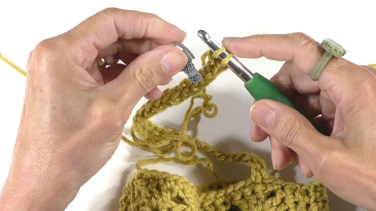 Borsa della nonna fai da te con filo di cotone riciclato Nova Vita : Tappa 17