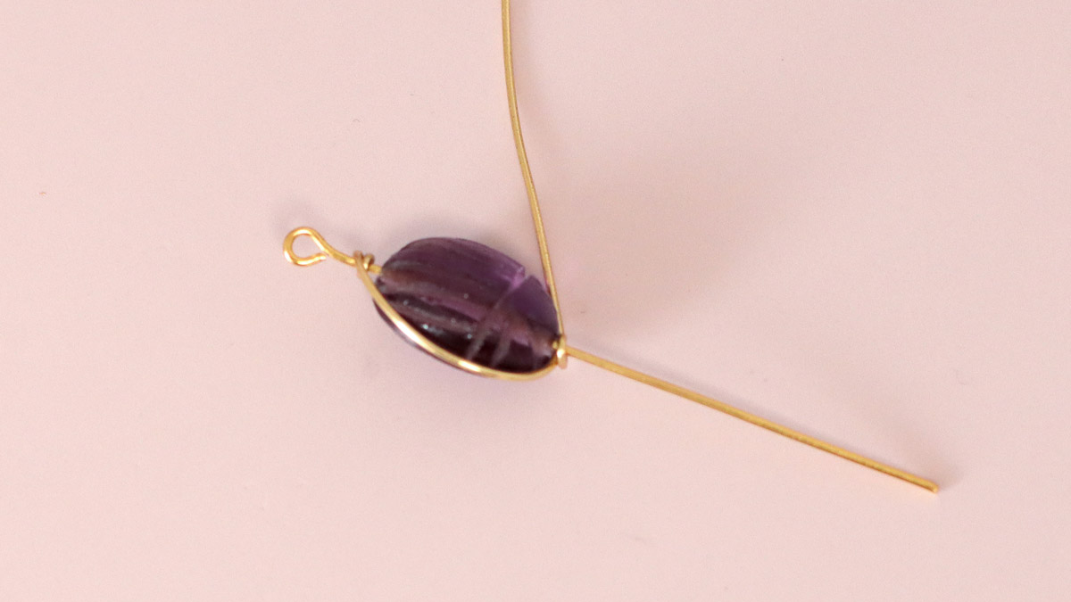 Bracciale di pietre preziose con filo scarabeo di ametista : Tappa 2 Bracciale di pietre preziose con filo scarabeo di ametista : Tappa 2