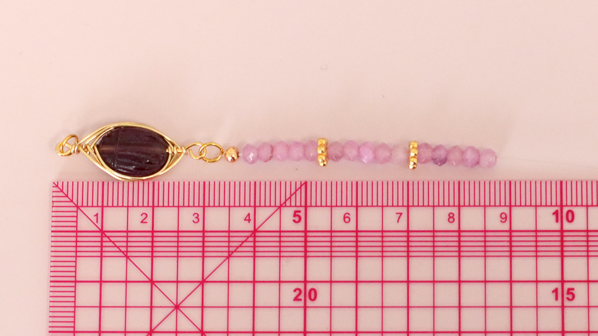 Bracciale di pietre preziose con filo scarabeo di ametista : Tappa 7 Bracciale di pietre preziose con filo scarabeo di ametista : Tappa 7