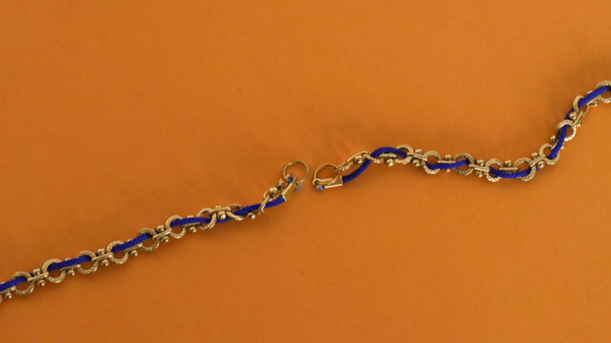 Collana a più fili con scialle grande, perle Heihi, perle d'acqua dolce e ciondolo dello zodiaco della Bilancia. : Tappa 1