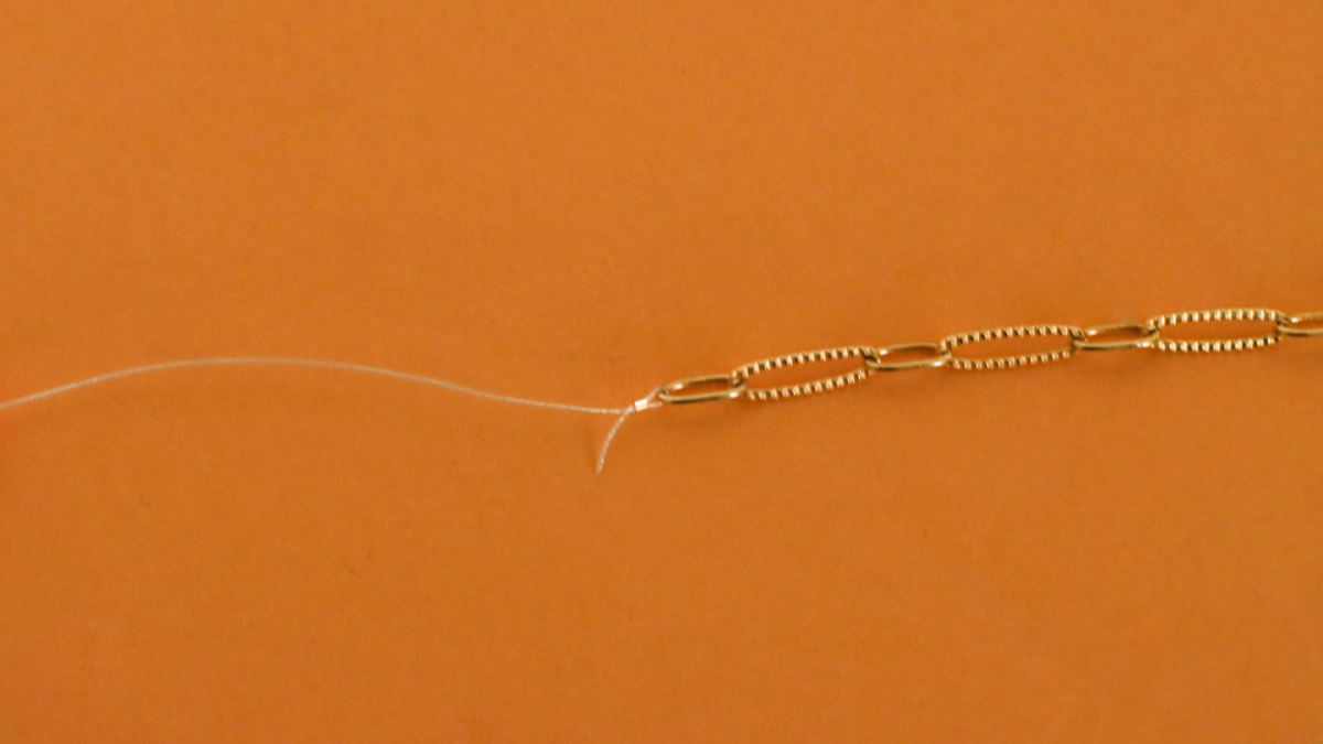 Collana a più fili con scialle grande, perle Heihi, perle d'acqua dolce e ciondolo dello zodiaco della Bilancia. : Tappa 2