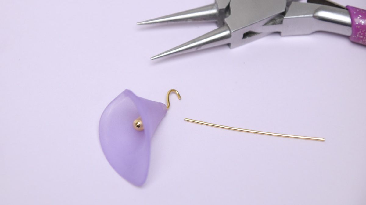 Orecchini pendenti in oro con fiori neri : Tappa 3