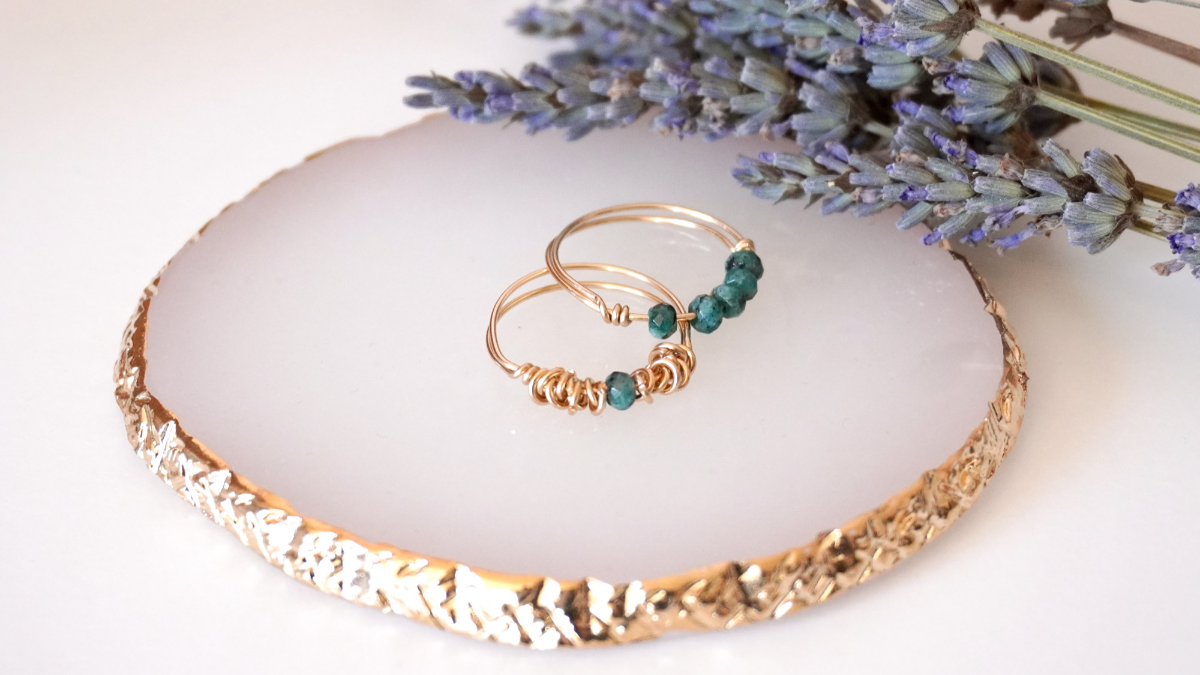 Create il vostro anello con filo d'oro e pietre preziose