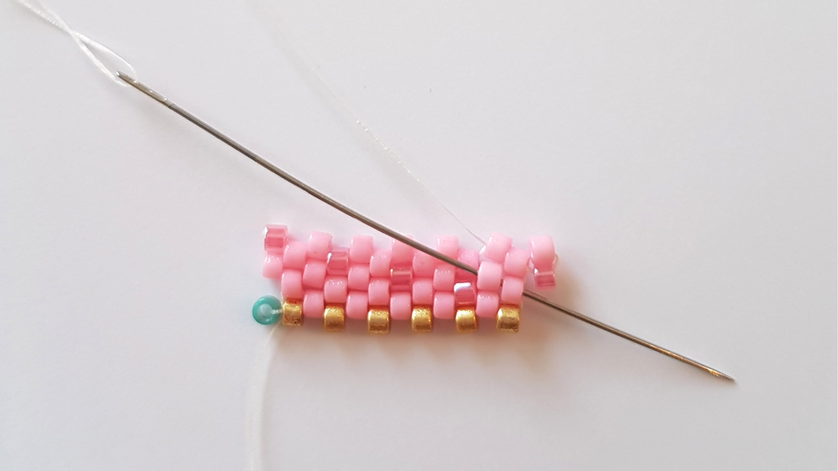 Schema Delica Miyuki peyote perla trama ghiaccio : Tappa 10 Schema Delica Miyuki peyote perla trama ghiaccio : Tappa 10