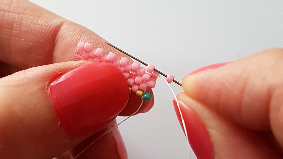 Schema Delica Miyuki peyote perla trama ghiaccio : Tappa 12 Schema Delica Miyuki peyote perla trama ghiaccio : Tappa 12