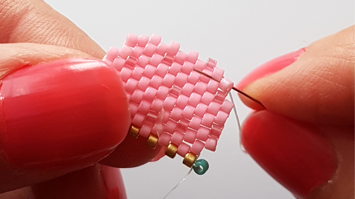 Schema Delica Miyuki peyote perla trama ghiaccio : Tappa 15 Schema Delica Miyuki peyote perla trama ghiaccio : Tappa 15