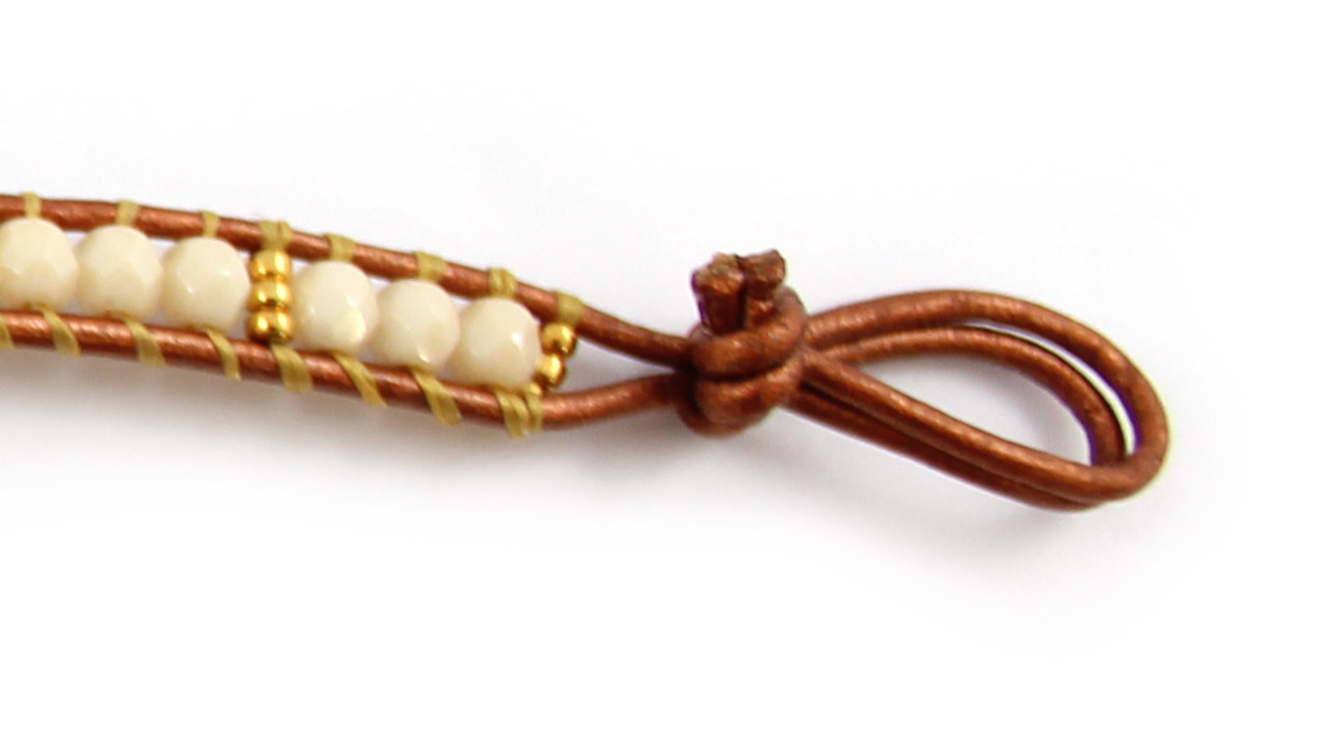 Bracciale a più file con cordino in pelle : Tappa 9
