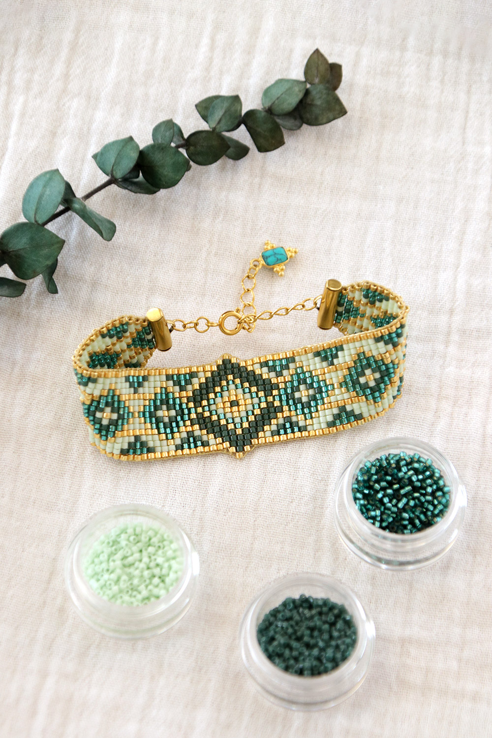 Schema Bracciale a telaio Miyuki delica con perline a forma di diamante Schema Bracciale a telaio Miyuki delica con perline a forma di diamante