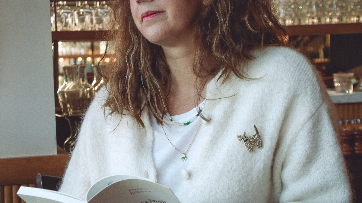 Schema Collana a tubo d'oro con pietra di luna e perle d'acqua dolce