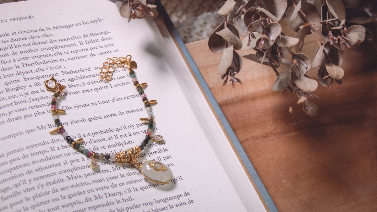 Schema Fai da te: bracciale di gemme tormaline Schema Fai da te: bracciale di gemme tormaline