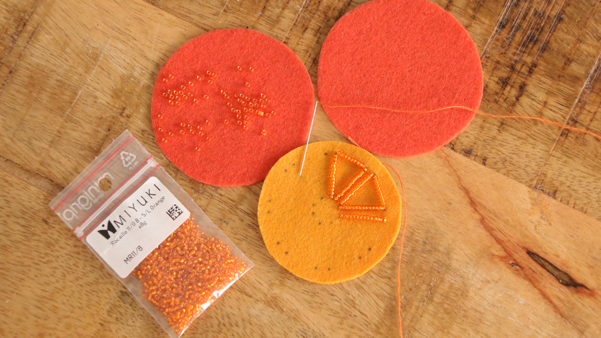 Modello di decorazione dell'albero di Natale in feltro Profumi di Natale : Tappa 2 Modello di decorazione dell'albero di Natale in feltro Profumi di Natale : Tappa 2